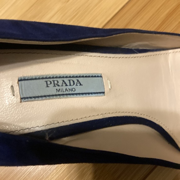 Prada Suede Pumps EU Size 39.5 Blue Color, Leather Trim, Tound Toe - Picture 3 of 9